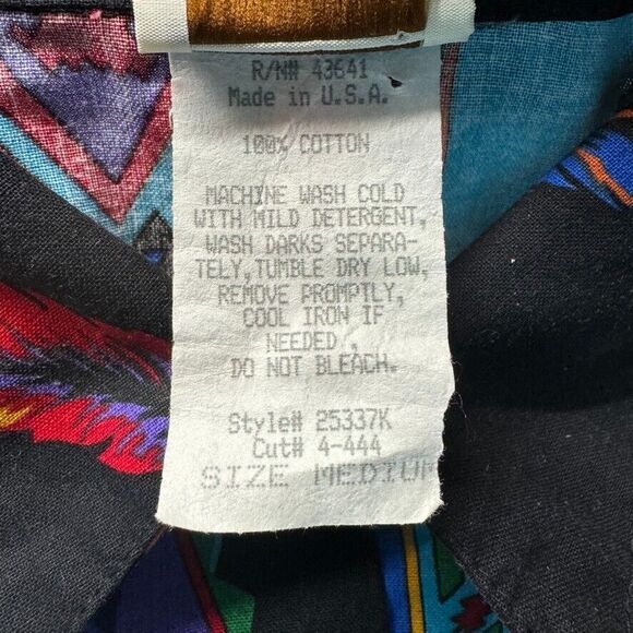 Western Plains Trading Co Womens Sz Medium Colorful South Western Pattern Shirt - Picture 7 of 7